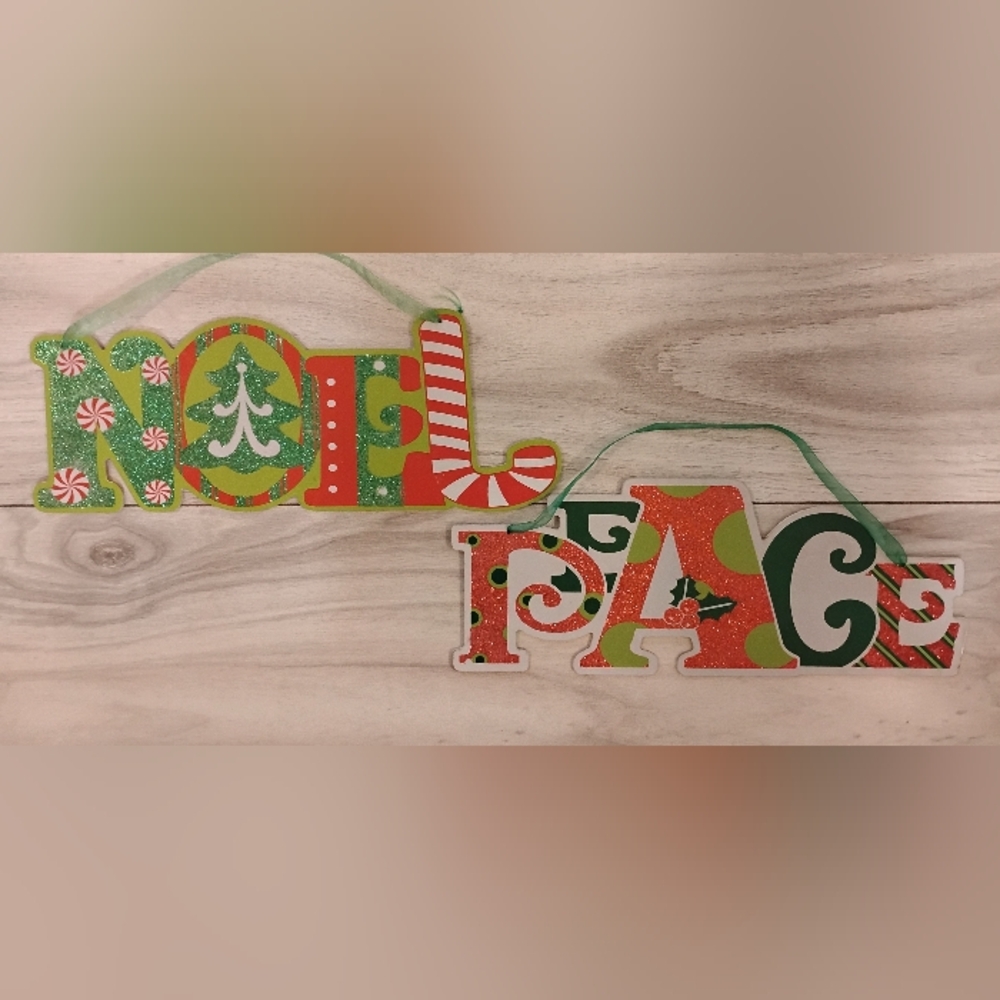 Christmas wall decor - 2 matching "signs" - "Peace" & "Noel"